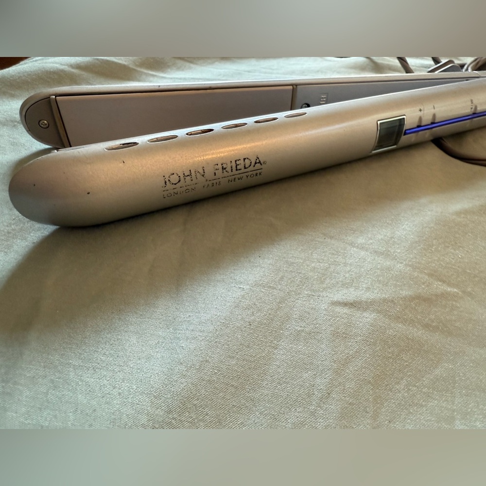 John Frieda Hair Straightener